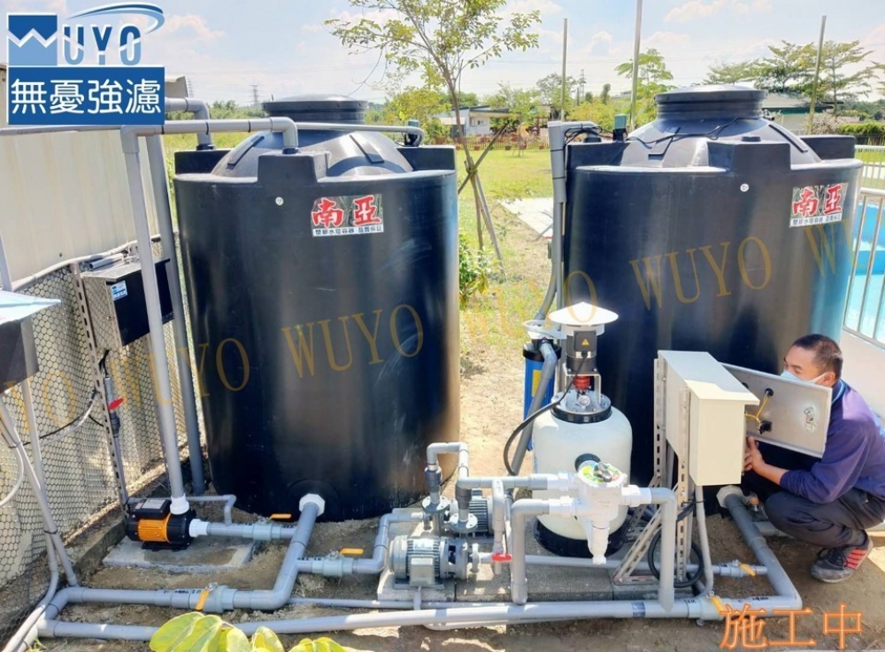 泳池-關廟何小姐